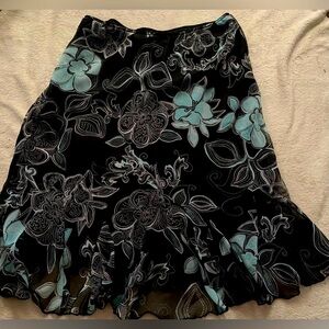 East 5th Floral skirt size 14.